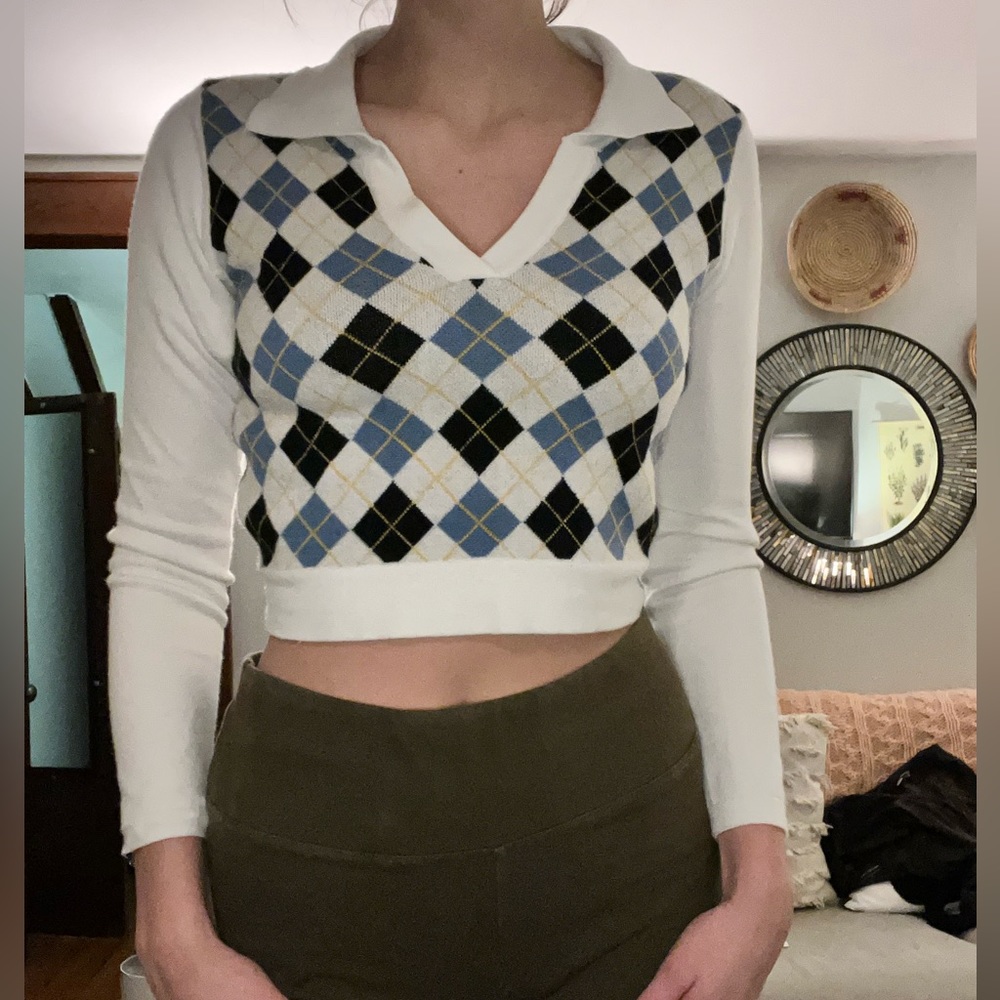 Patterned long sleeve sweater top